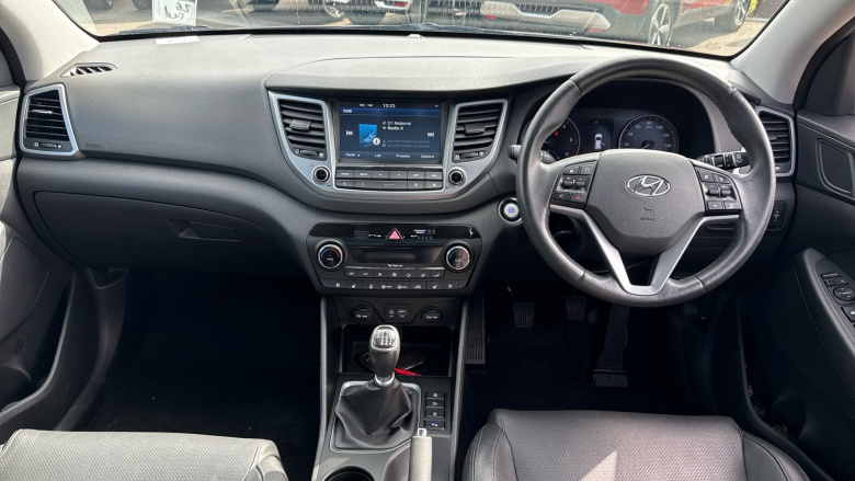 Hyundai Tucson 2.0 CRDi Blue Drive Premium SE 5dr 2WD Diesel Estate
